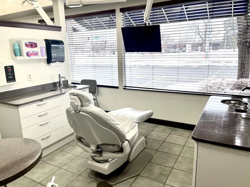 {PRACTICE_NAME} dental treatment room